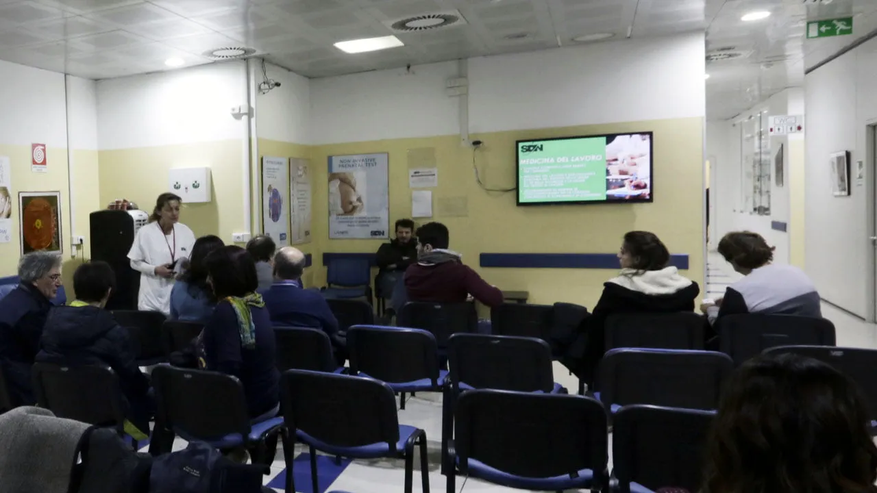 Sala d’attesa SDN con monitor SopraLeRighe TV